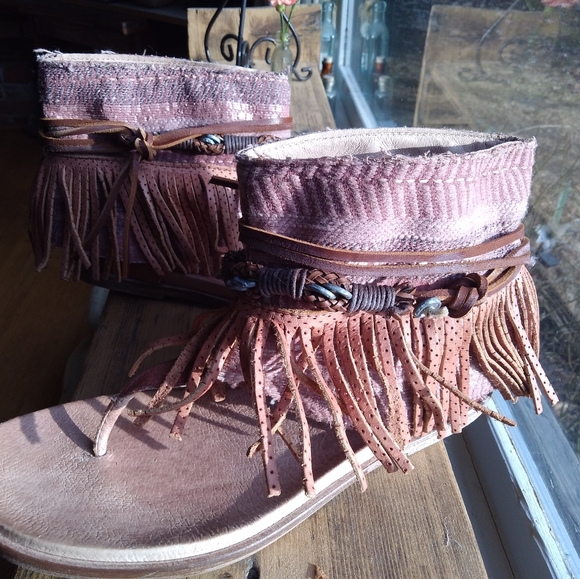 Free People sandals All Leather/Fringe/ Boho Size 7 1/2 (38). Pastel Multi - Picture 2 of 6